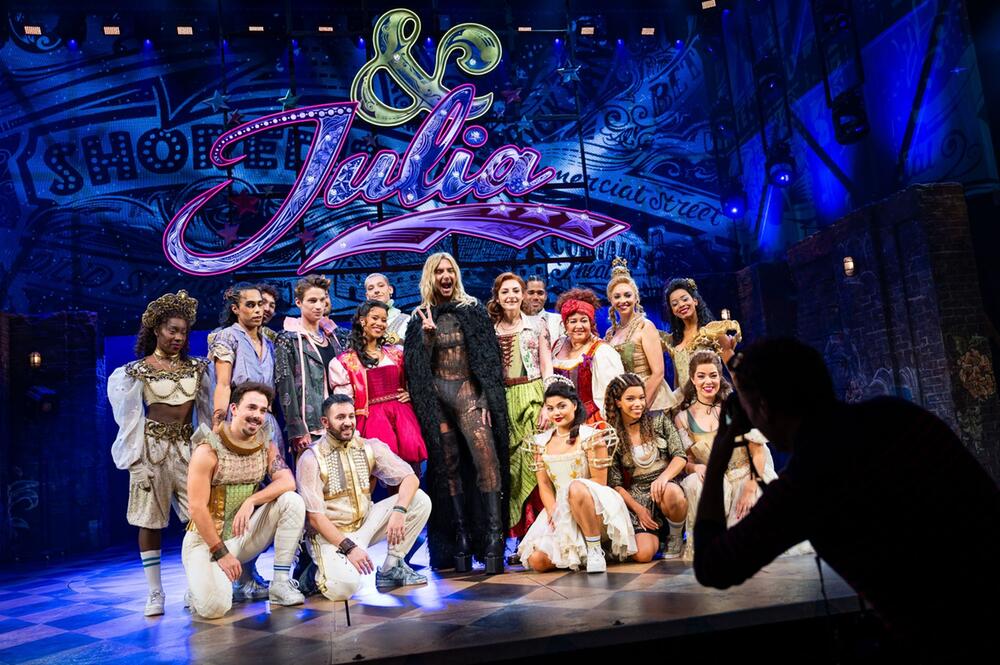 Bill Kaulitz besucht Cast von Musical "& JULIA"