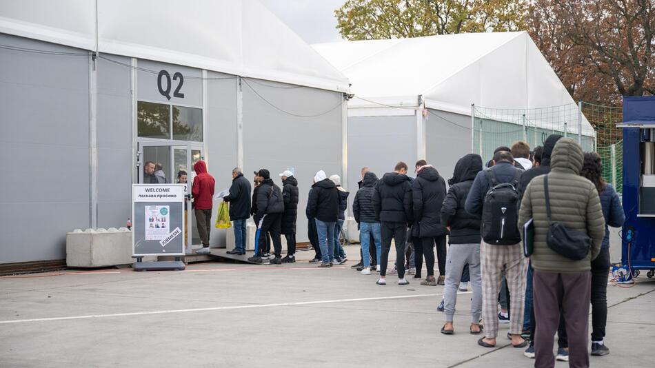 Geflüchtete im Ankunftszentrum Tegel