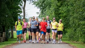 Joyce Hübner stellt einen Lauf-Weltrekord auf
