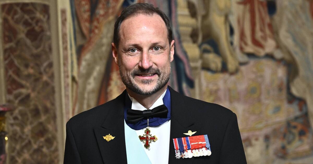 Haakon says Mette-Marit is improving after lung transplant