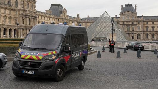 Raubüberfall auf Louvre in Paris