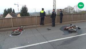 Schwerer Motorradunfall in Heidelberg – Fahrer stürzt metertief von Brücke