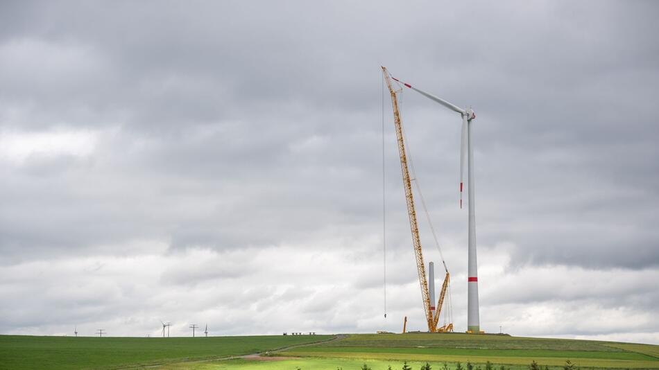 Neue Windkraftanlagen in der Eifel