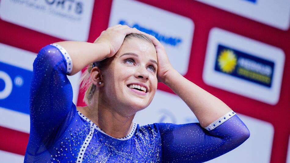 Die deutsche Rekordturnerin Elisabeth Seitz freut sich über ihren 24. Meistertitel