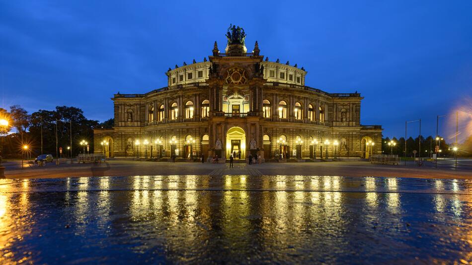 Außenansicht der Semperoper Dresden