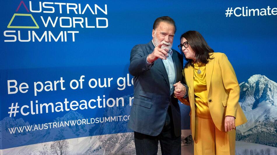 Arnold Schwarzenegger bei seinem Dinner mit der "Austrian World Summit"-Mitorganisatorin Monika ...