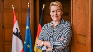 Berlins Wirtschaftssenatorin Franziska Giffey (SPD) in ihrem Büro