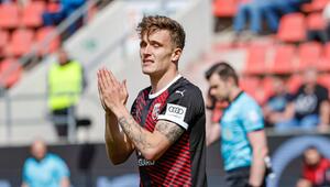 Dennis Eckert Ayensa