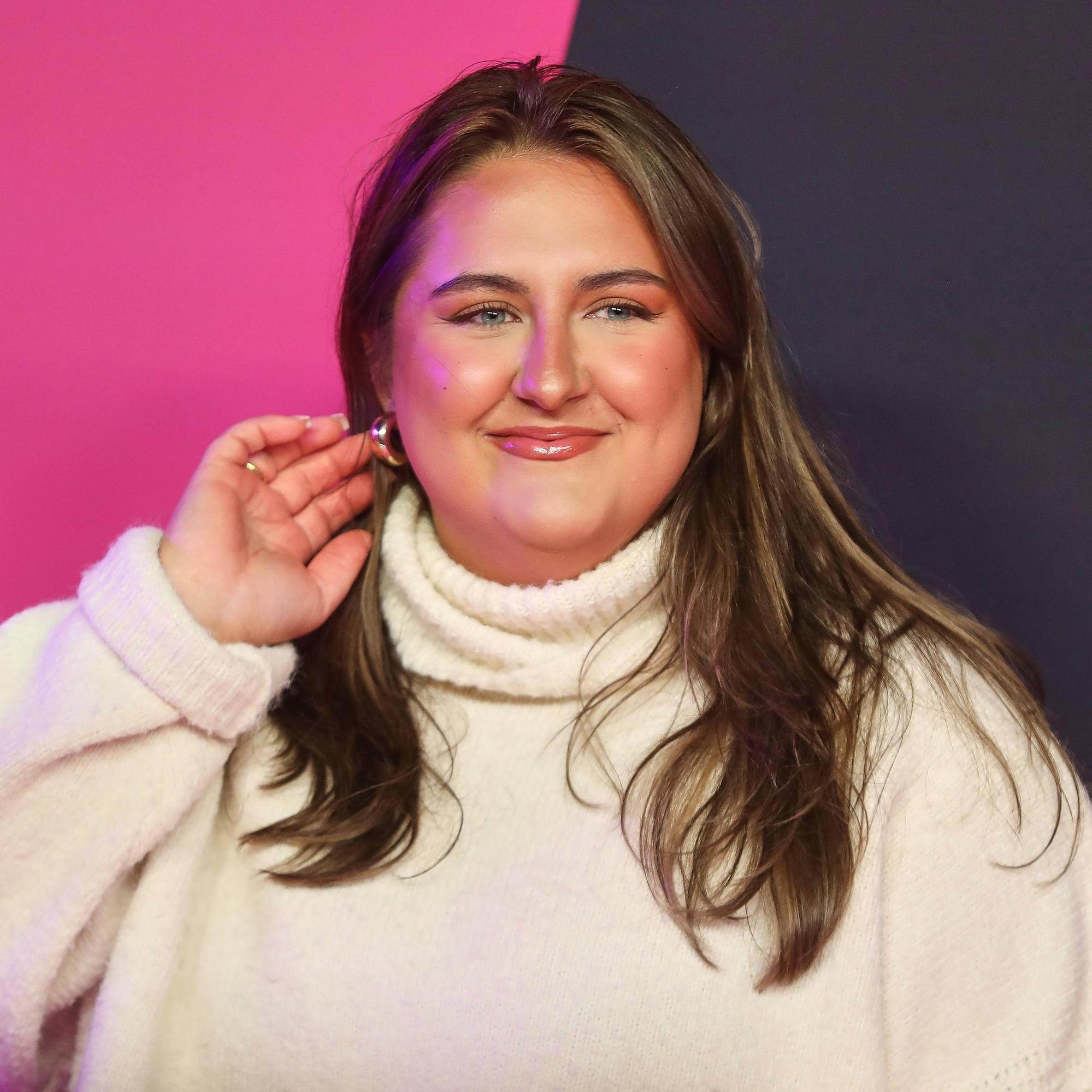 Oyoqli gozallik bilan porno video