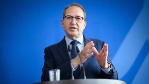 Dobrindt bringt Migrationsgesetze ins Kabinett