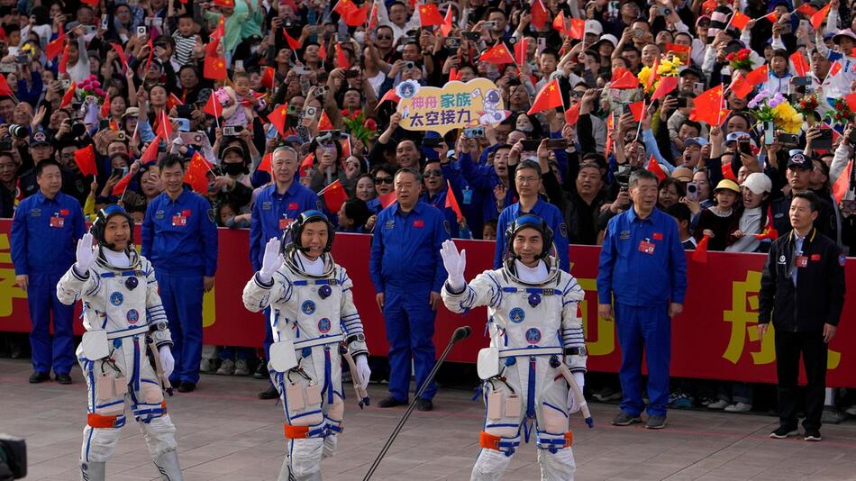 Vor Start der Crew "Shenzhou 18" zur Raumstation "Tiangong"