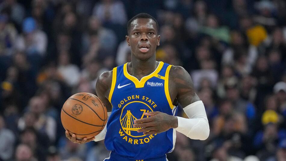 Dennis Schröder im Trikot der Golden State Warriors beim NBA-Spiel gegen Utah Jazz im Januar 2025.