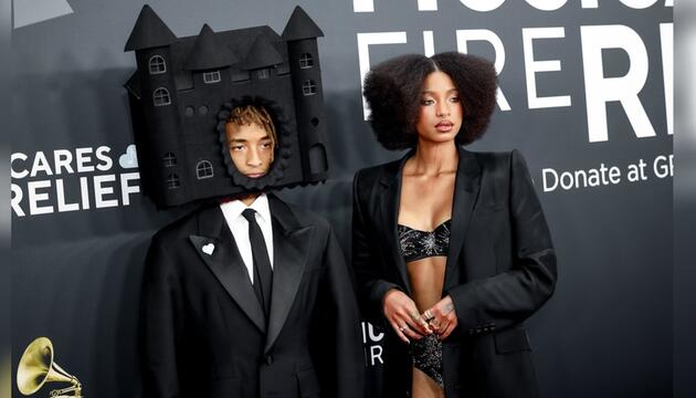 Jaden (l.) und Willow Smith erschienen in extravaganten Looks zu den Grammys.