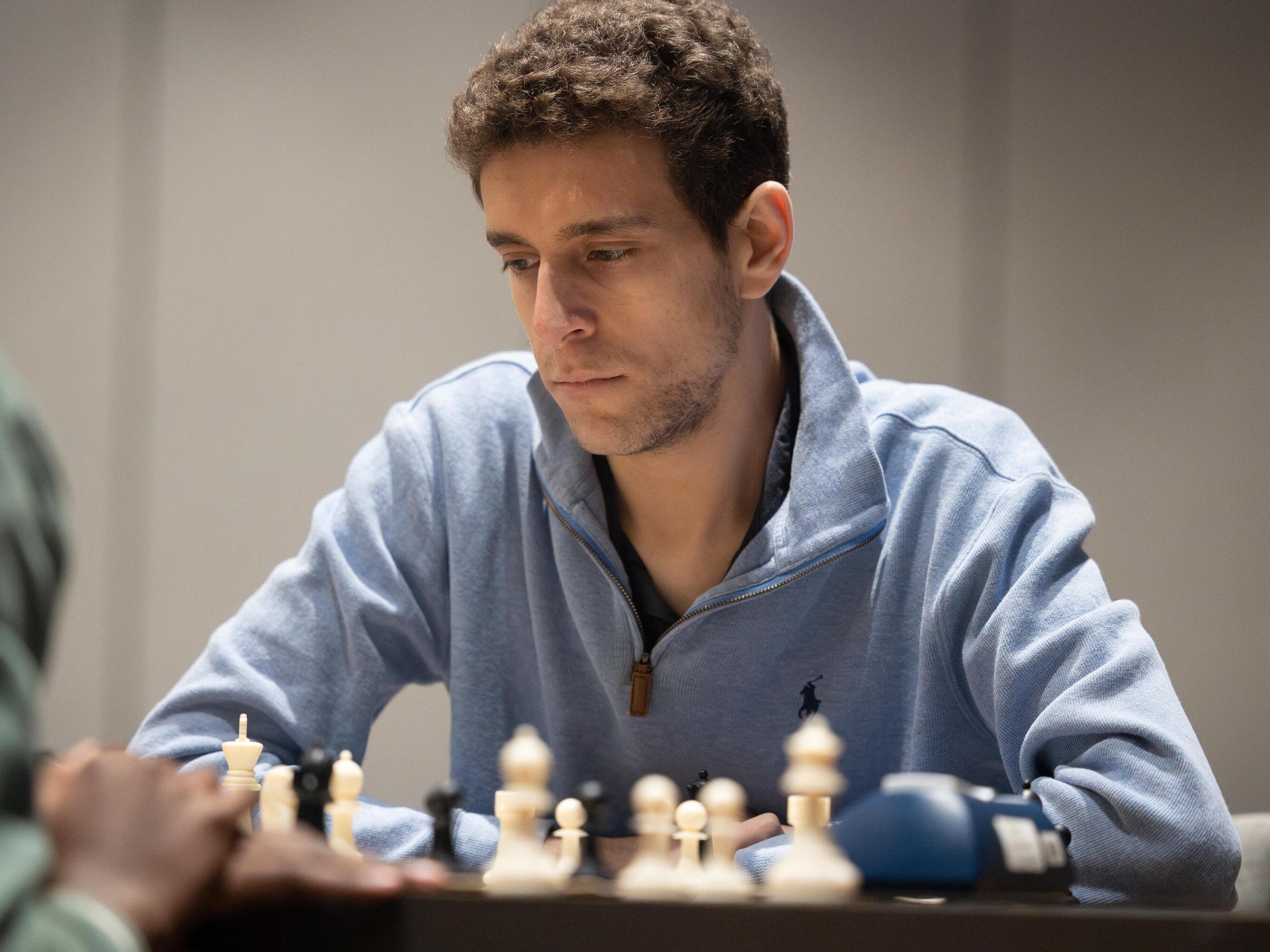 schach betrug vibration Schach: Betrug bei Niemann-Sieg gegen Magnus Carlsen?