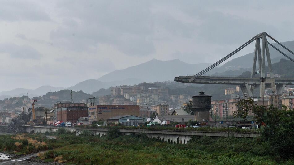 Nach dem Einsturz der Autobahnbrücke in Genua