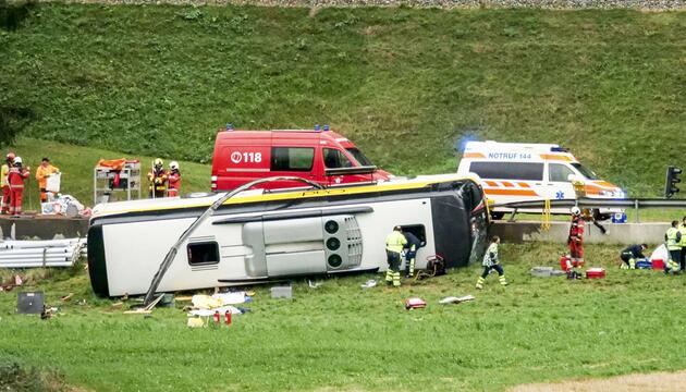Mehrere Tote bei Busunfall in der Schweiz