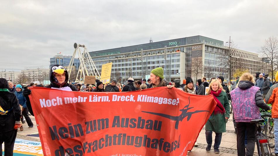 Protest gegen den Ausbau des Flughafens Leipzig/Halle