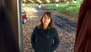 "Polizeiruf 110: Widerfahrnis": Doreen Brasch (Claudia Michelsen) vor dem Lovemobil.