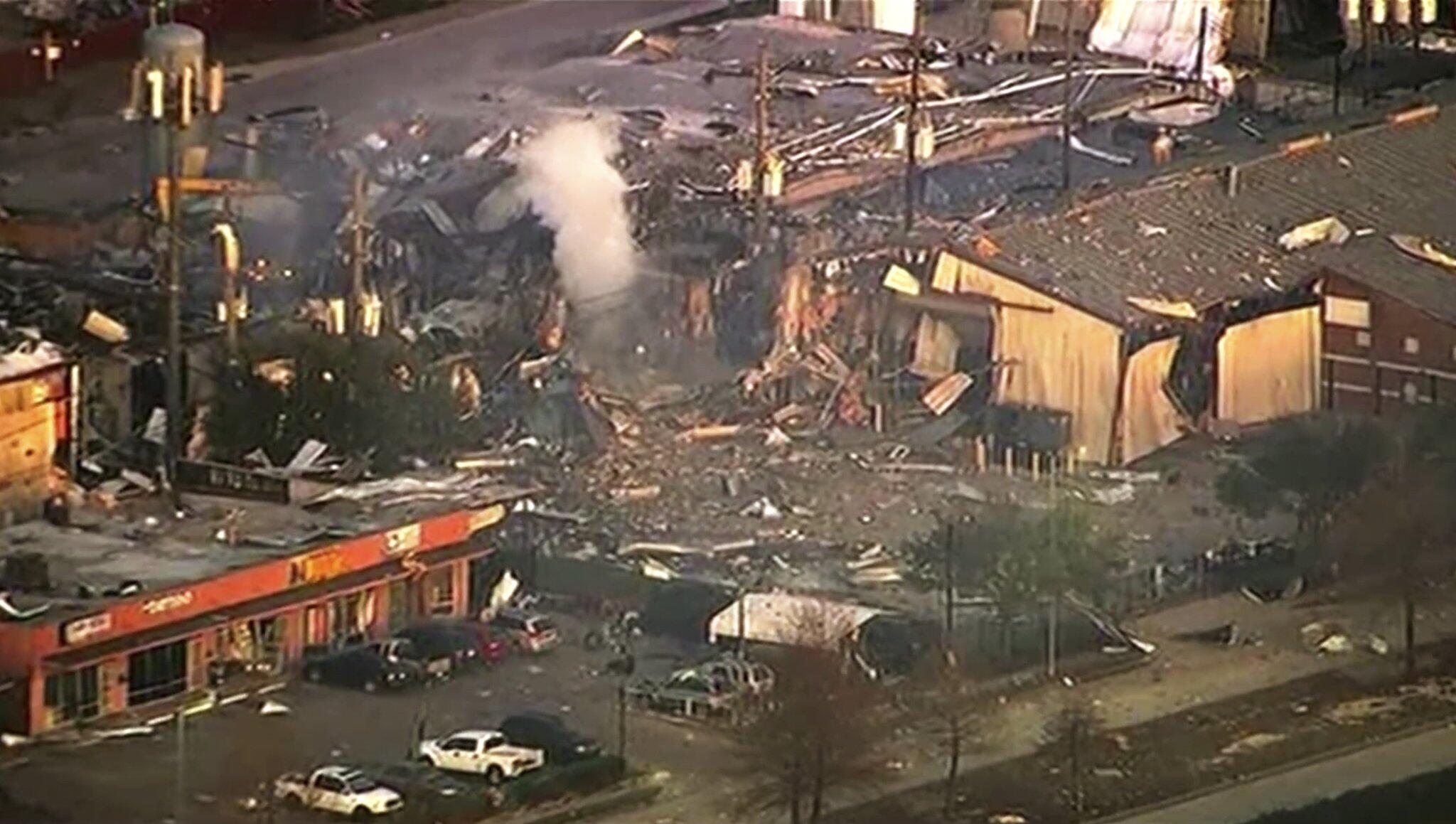 Gewaltige Explosion in Houston - Zerstörungen im Umfeld | WEB.DE2048 x 1159