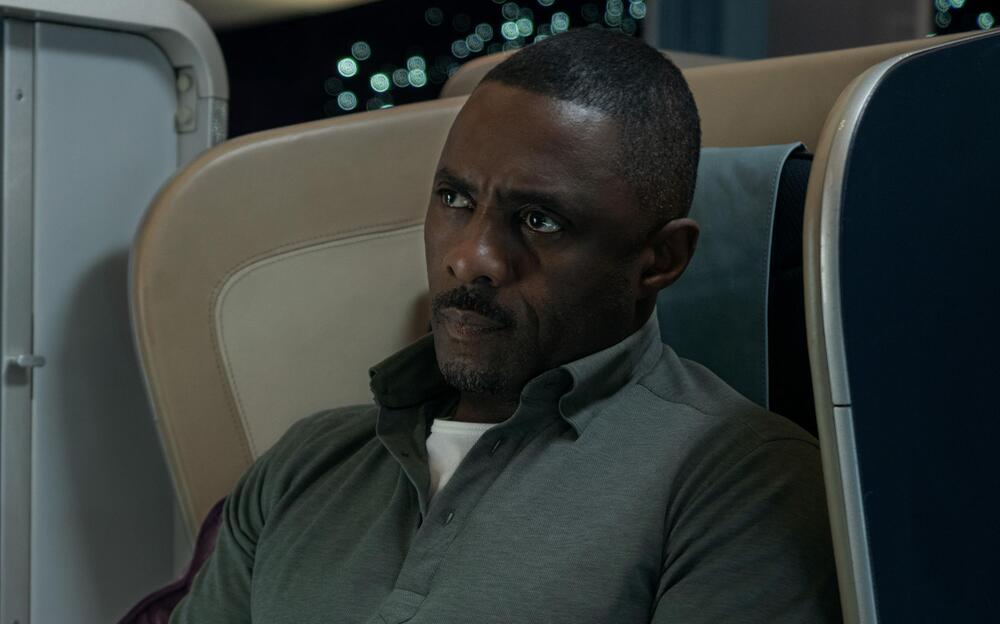 Idris Elba in "Hijack"