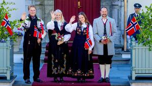 Am Nationalfeiertag hat sich die norwegische Königsfamilie dem Volk präsentiert.