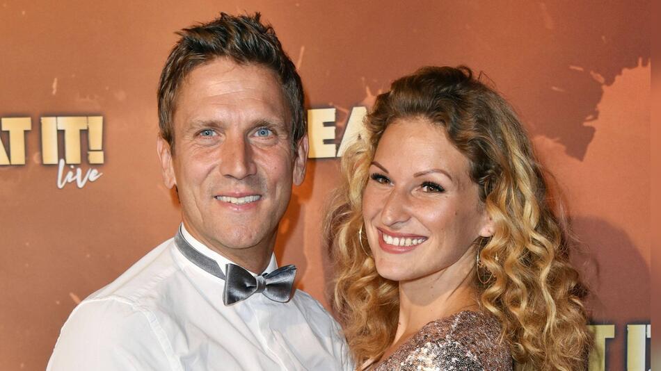 Peer Kusmagk und Janni Hönscheid wurden 2016 ein Paar und haben mittlerweile drei Kinder.