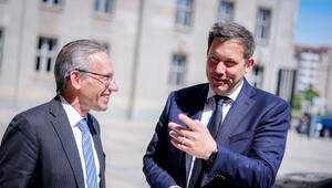 Neue Bundesregierung nimmt Arbeit auf