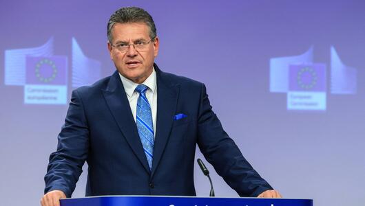 Maros Sefcovic auf dem Podium