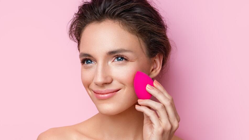 Foundation oder Concealer: Richtig angewendet können beide Make-up-Produkte für einen ...