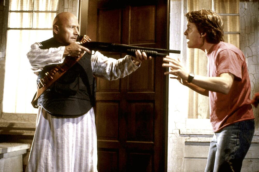 James Tolkan (l.) und Michael J. Fox