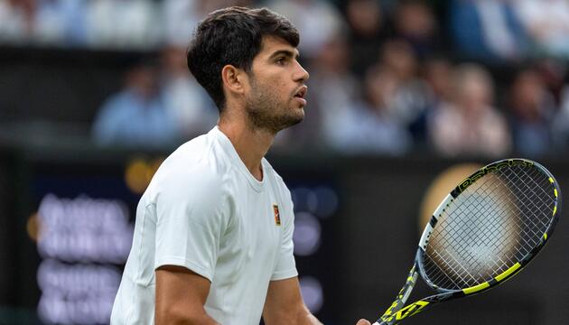 Carlos Alcaraz ist im Wimbledon-Viertelfinale gegen den Briten Cameron Norrie gefragt.