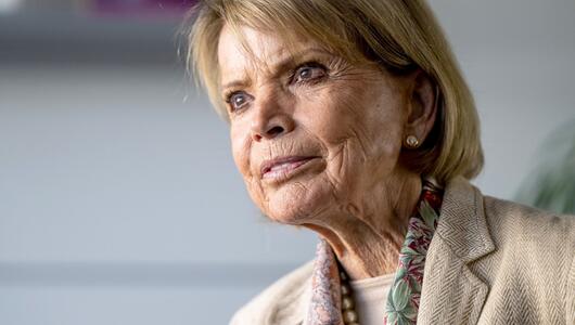 Schauspielerin Uschi Glas stellt ihr Buch vor