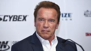 Arnold Schwarzenegger trauert um den kürzlich verstorbenen "Pate"-Produzenten Al Ruddy.
