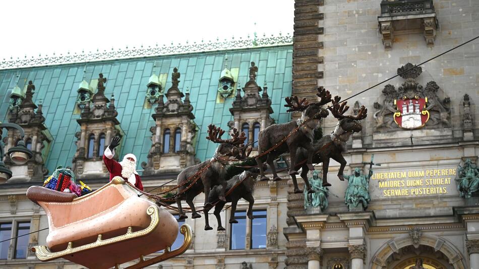 Eröffnung Hamburger Weihnachtsmarkt auf dem Rathausmarkt