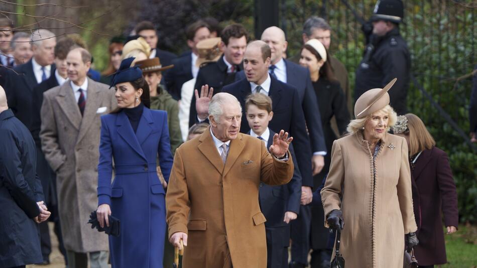 Die Royals beim Weihnachtsspaziergang in Sandringham.