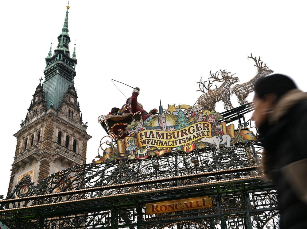 Eröffnung Hamburger Weihnachtsmarkt auf dem Rathausmarkt