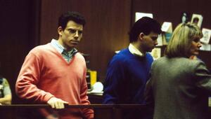 Erik (l.) und Lyle Menendez (r.) wurden 1996 für den Mord an ihren Eltern zu lebenslanger Haft ...