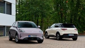 Vorder- und Rückansicht des Geely E2