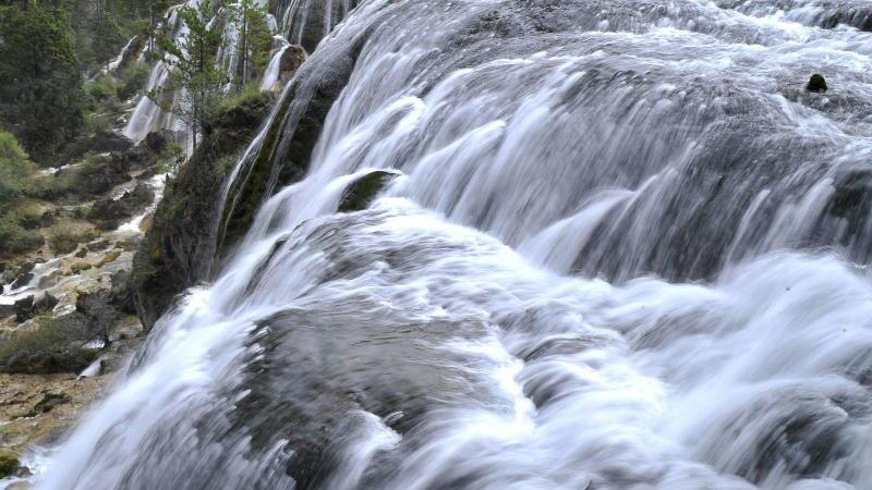 Wasserfall im Jiuzhaigou Naturschutzpark