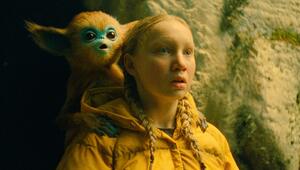 Helena Zengel und das Ochi-Baby in "Die Legende von Ochi".