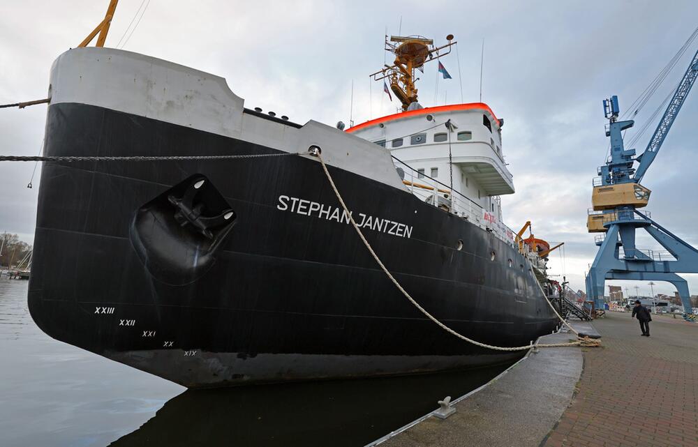 Eisbrecher "Stephan Jantzen" im Stadthafen