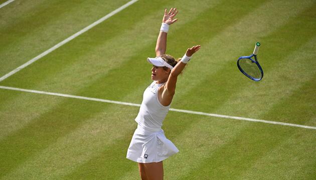 Laura Siegemund jubelt nach ihrem Viertelfinaleinzug bei Wimbledon