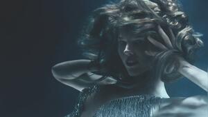 Der Pirelli-Kalender ist in Prag vorgestellt worden, unter anderem zu sehen: Eva Herzigova.