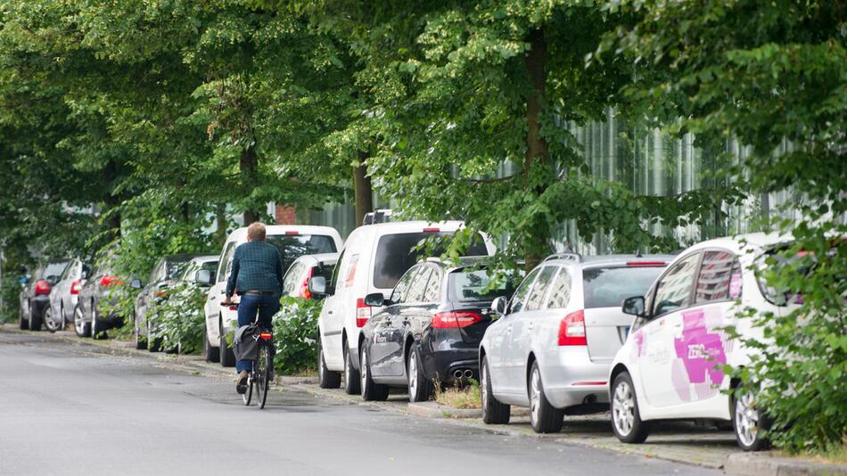 Vom Fahrzeug zum Stehzeug: So meistern Auto und Bike Stillstand