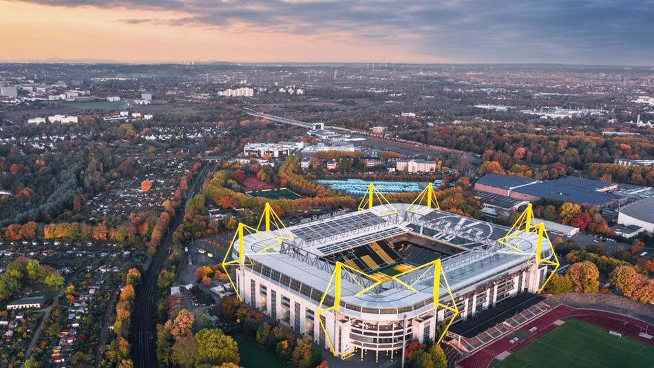 Der Signal Iduna Park in Dortmund, das ehemalige Westfalen-Stadion, ist einer der bedeutendsten ...