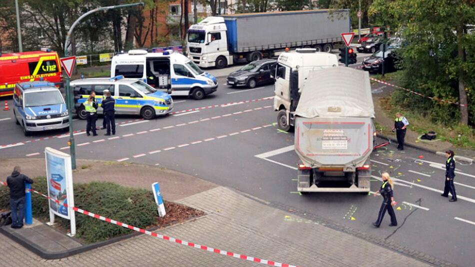 Elfjährige stirbt nach Zusammenstoß mit LKW