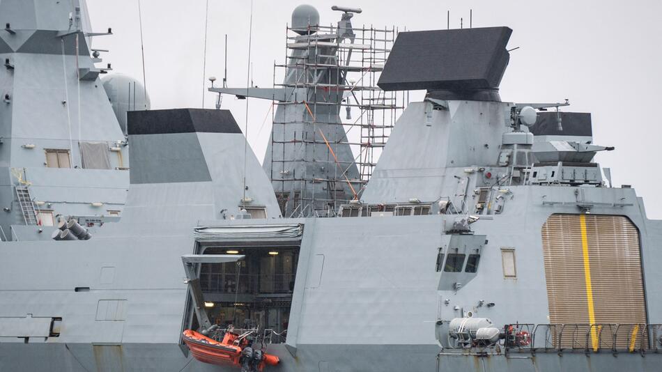 Rakete auf Schiff in Dänemark - Sperrung im Luft- und Seeverkehr