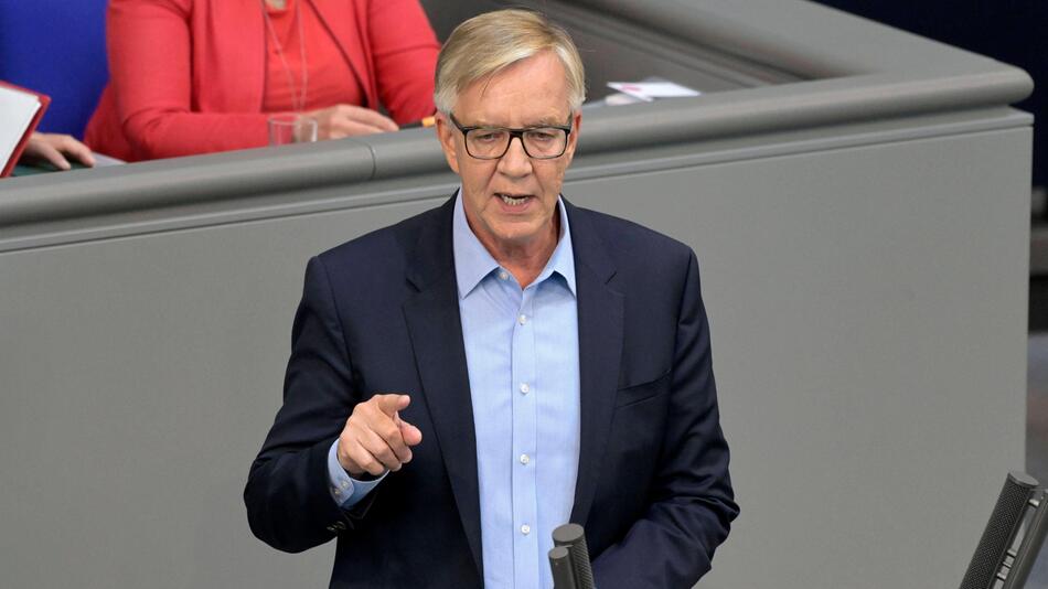 Linke-Fraktionschef Dietmar Bartsch redet am 7. Juli 2023 im Deutschen Bundestag