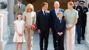 Emmanuel und Brigitte Macron mit der Familie von Fürst Albert.
