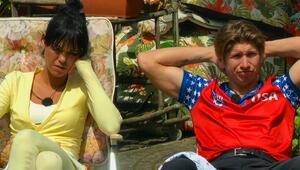 Vanessa und Giovanni halten es nicht mehr im "Sommerhaus der Stars" aus.